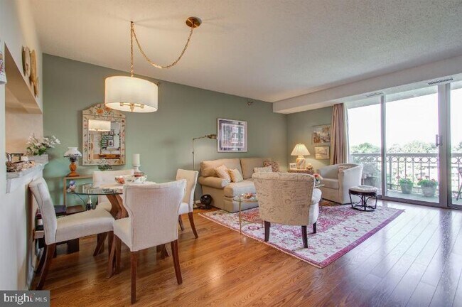 Foto del edificio - 5800 Nicholson Ln