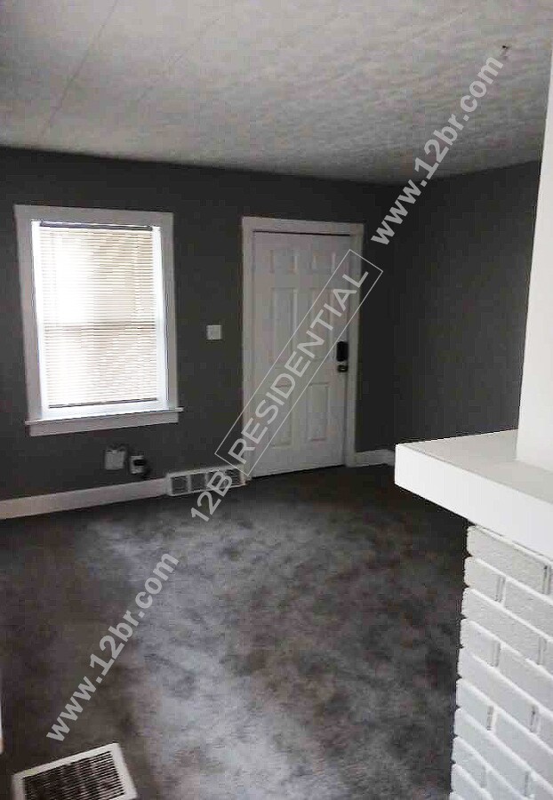 Foto del edificio - 3-Bedroom Home Near Garon Park and Pin Pin...