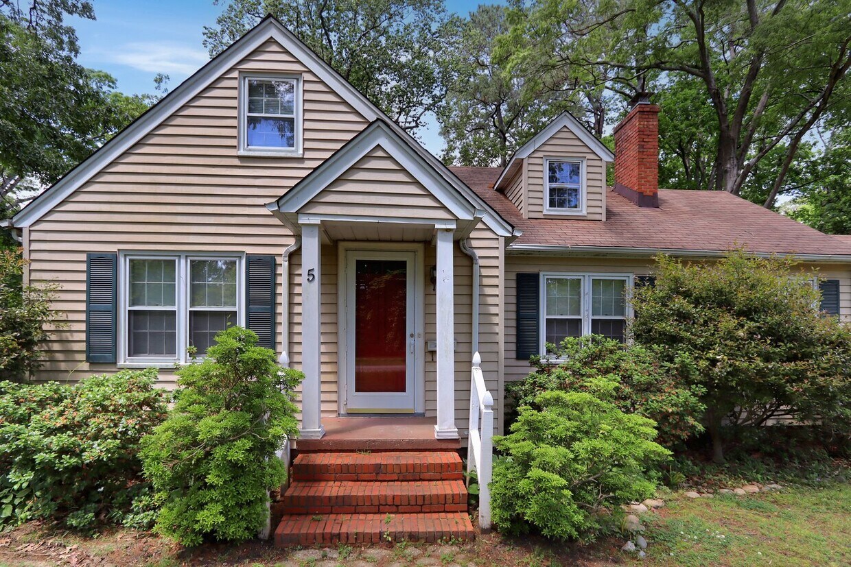 Primary Photo - 5 Oakland Drive Newport News VA