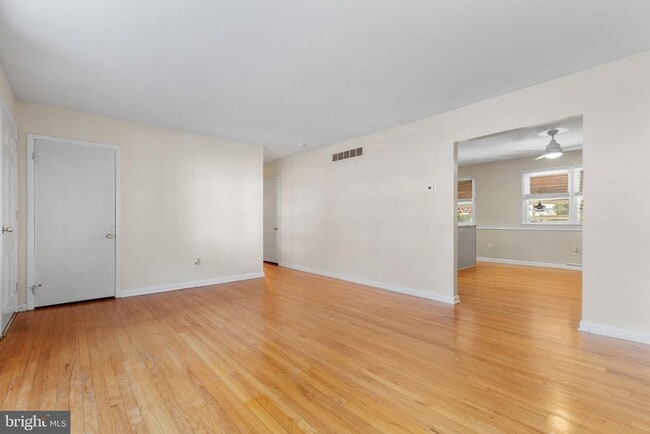 Foto del edificio - 55 Fremont Rd