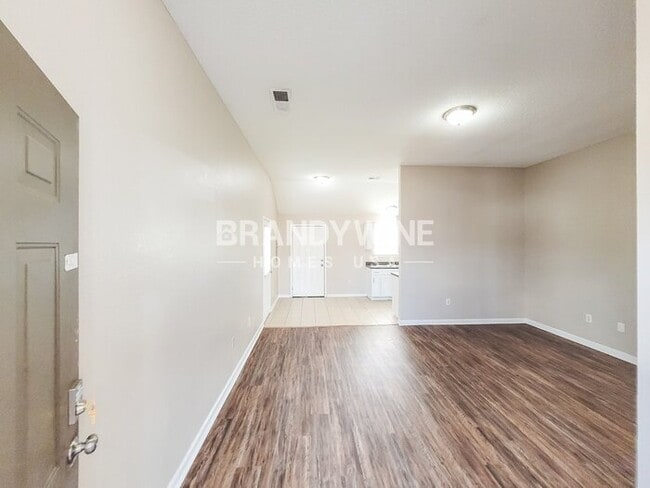 Building Photo - 4407 Pecan Creek Cir S