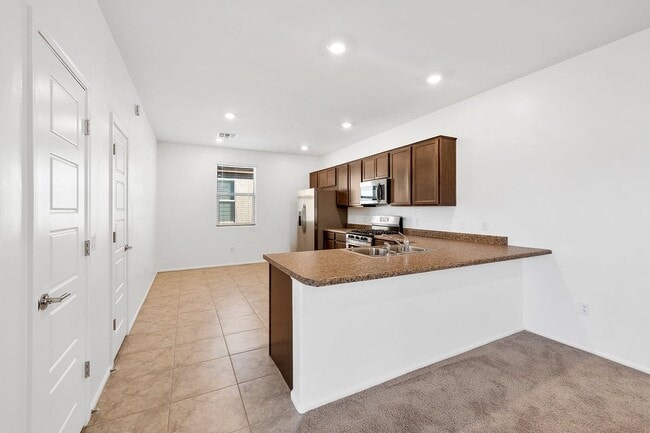 Foto del edificio - 6330 S Crescent Peak Dr
