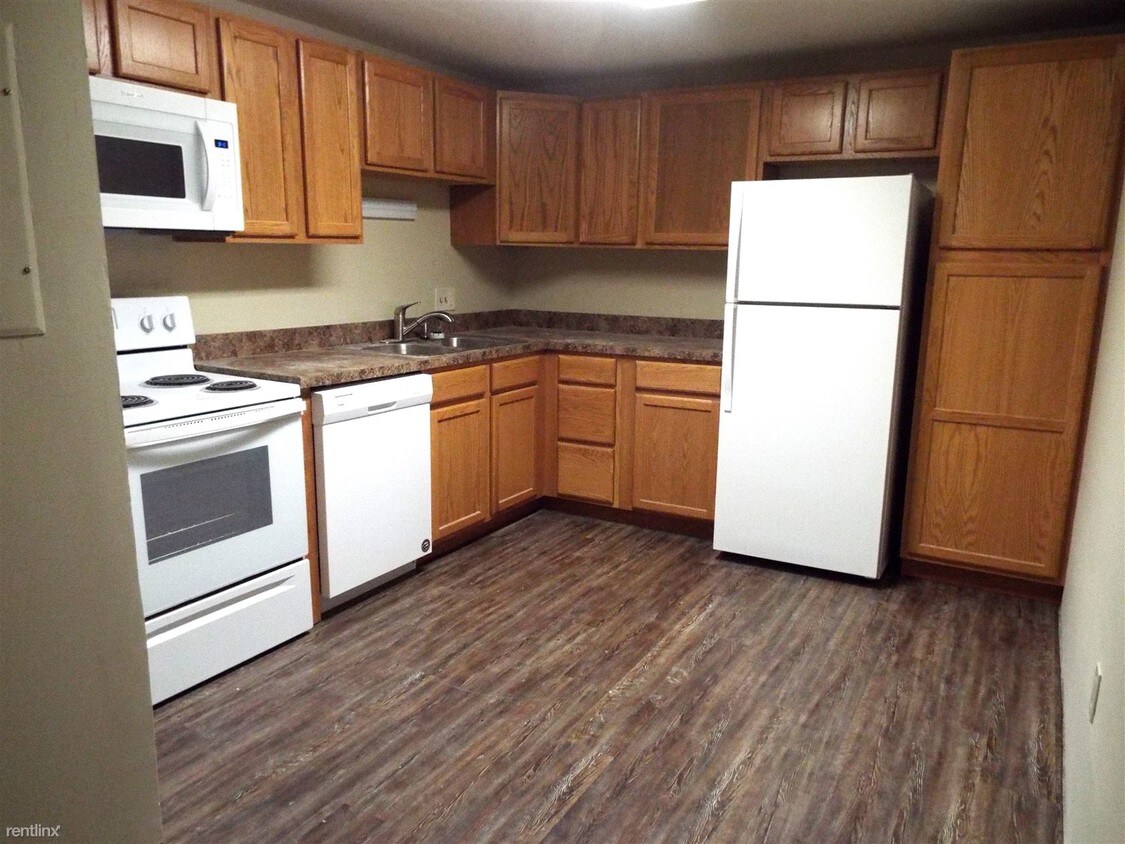 133 N Poplar St Unit Apt 3, Elizabethtown, PA 17022 Room for Rent in