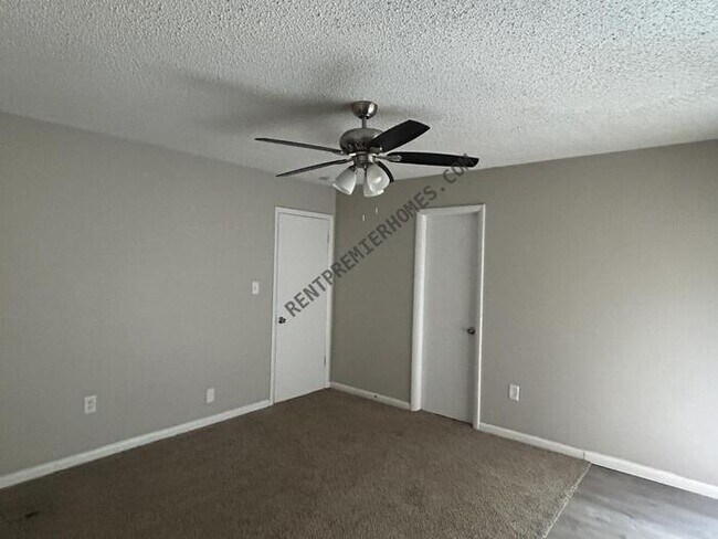 Foto del edificio - 218 W Apache St