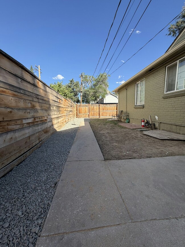 Building Photo - 1426 Trenton St