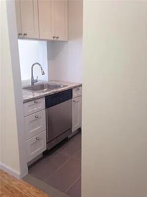 Foto del edificio - 350 W 50th St