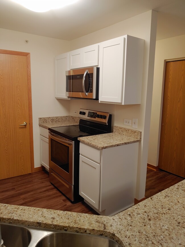 Foto del edificio - 1584 W Crystal Rock Ct