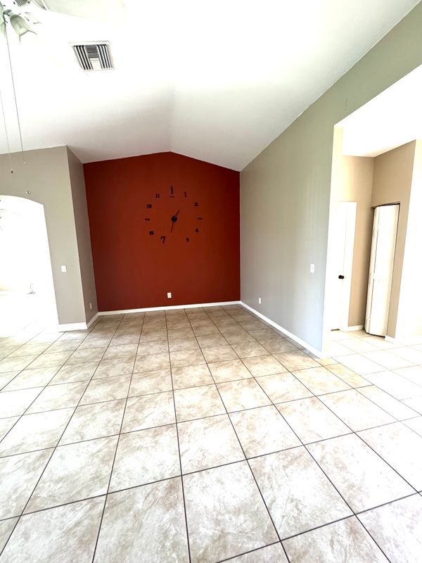 Building Photo - 286 Justene Cir