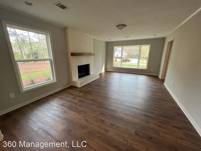 Building Photo - 4 br, 2.5 bath House - 2080 S. Evergreen St