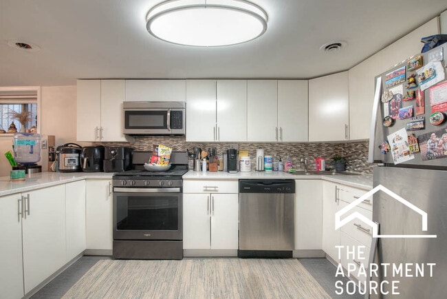 Building Photo - 1938 N Halsted St