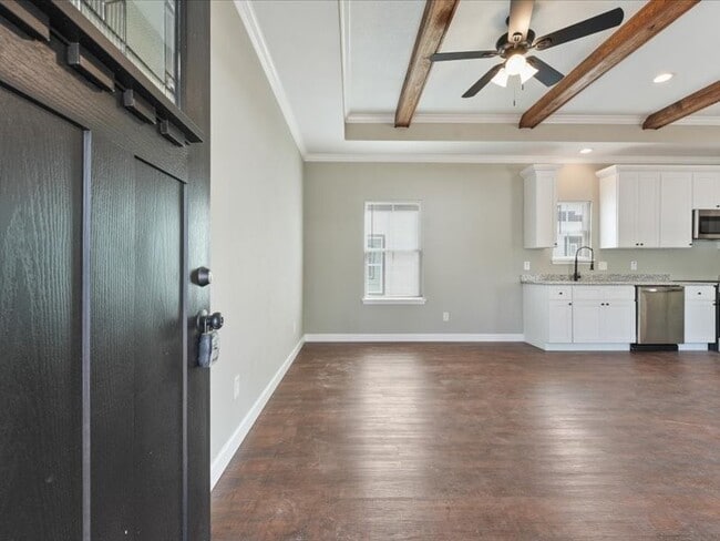 Building Photo - 21500 Ruth Dr