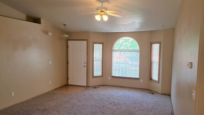 Building Photo - 3 Bedroom in Caldwell