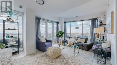 Building Photo - 197 Yonge St