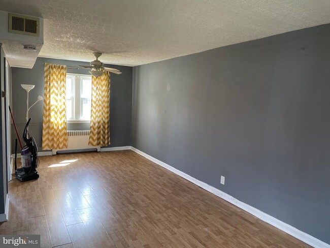 Building Photo - 125 Cherry Parke