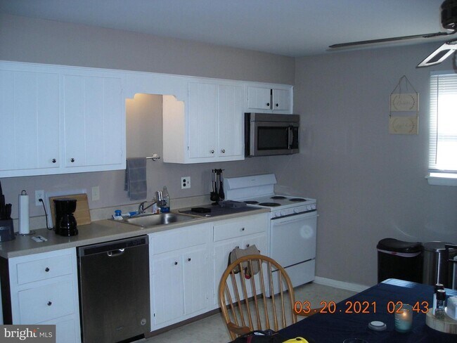 Foto del edificio - 925 W Main St