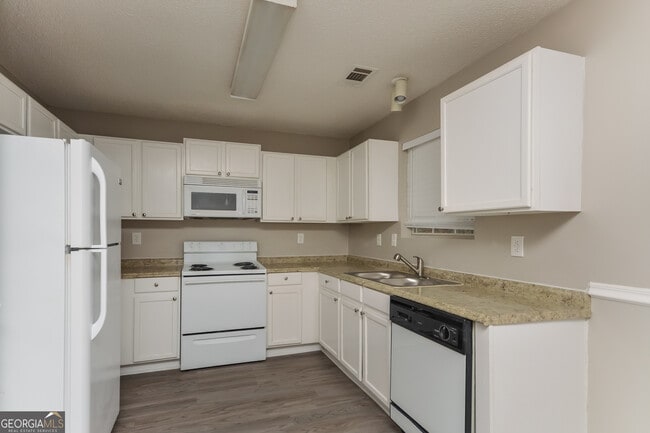 Building Photo - 117 Star Lake Dr