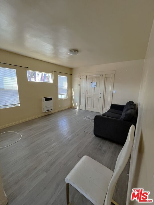 Foto del edificio - 1058 W 42nd Pl