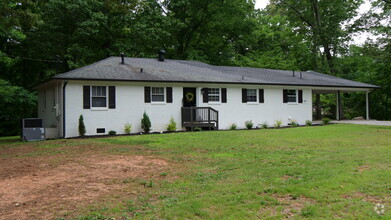 Building Photo - 6551 Roberta St