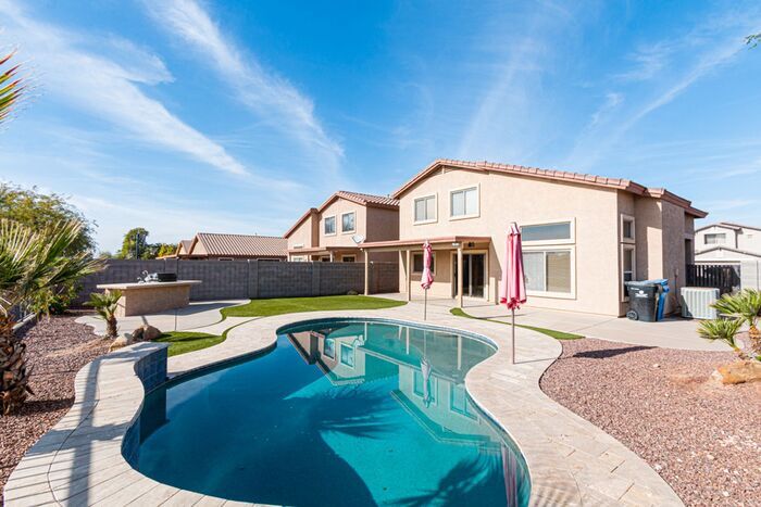 Foto principal - Beautiful Home in Laveen with Resort Style...