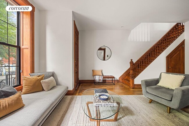 Foto del edificio - 405 Throop Ave