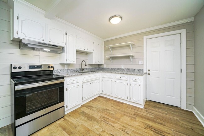 Building Photo - Adorable Two Bedroom House in Augusta!