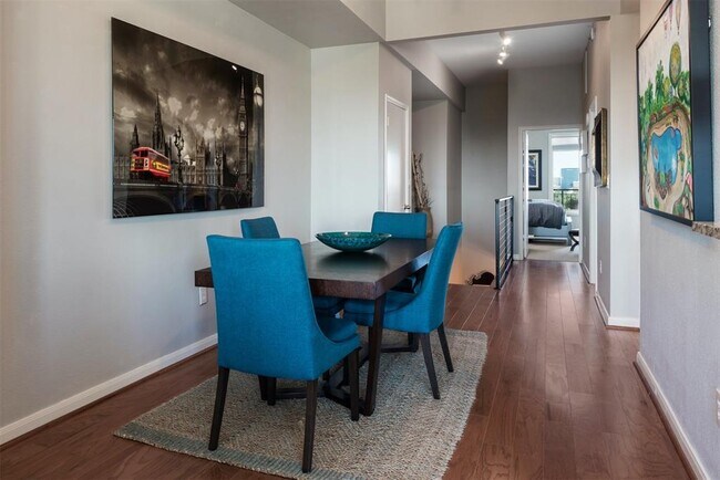 Foto del edificio - 4611 Travis St