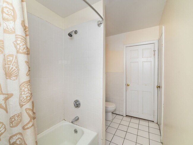 Building Photo - Allston 4 Bed – 1,250 Sq Ft – Heat Included – Top Floor – 9/1