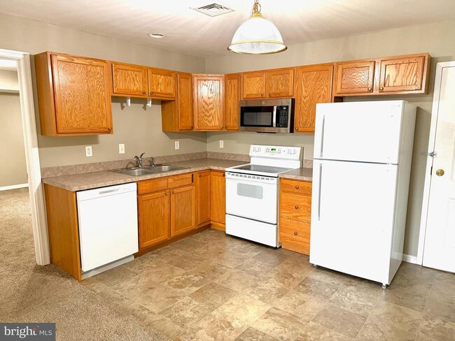 Building Photo - 531 W Penn Ave