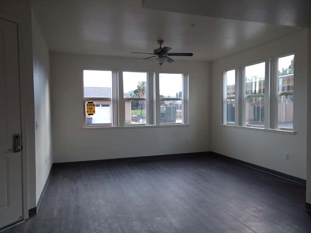 Foto del edificio - 2300 Loveridge Rd