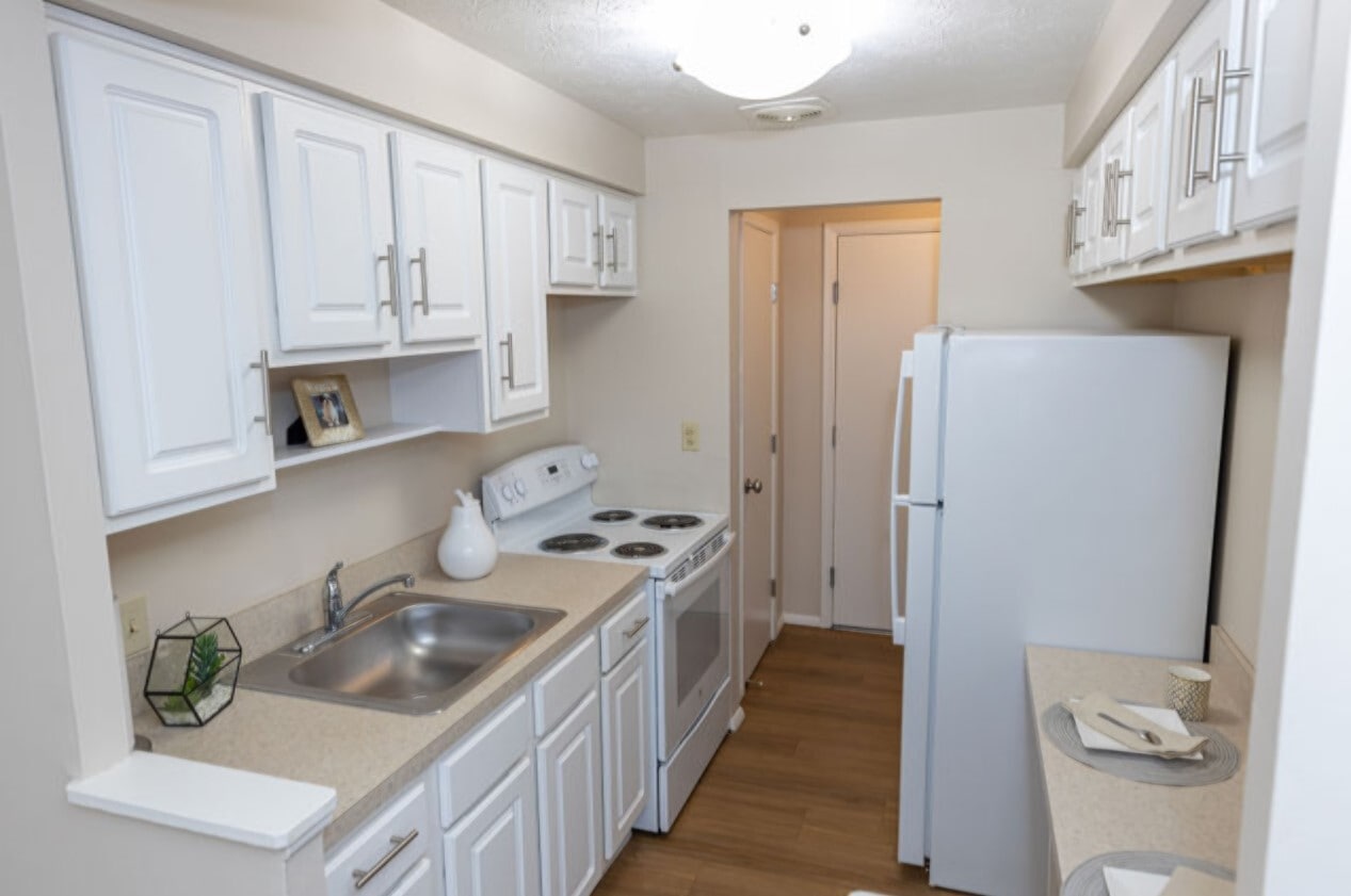 Randall Park Apartments – photo 5