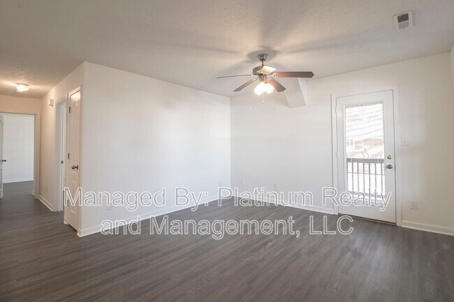 Foto del edificio - 1640 Golf Club Ln