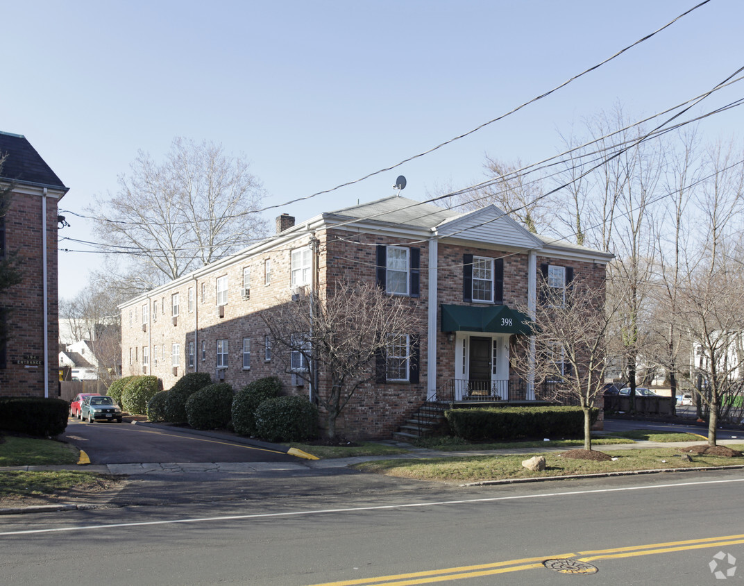 Primary Photo - Courtland Glen Cooperative Apartments