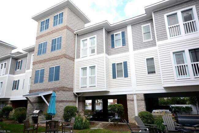 Foto del edificio - 7922 Shore Dr