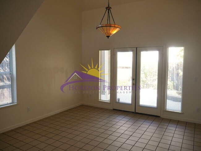 Foto del edificio - Unique 3 Bed 2.5 Bath 1,971sqft Single Family Home in Sacramento