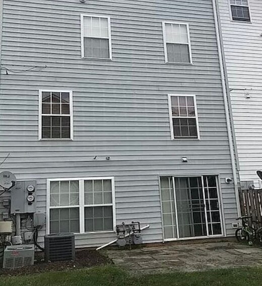 Foto del edificio - 4811 Waltonshire Cir