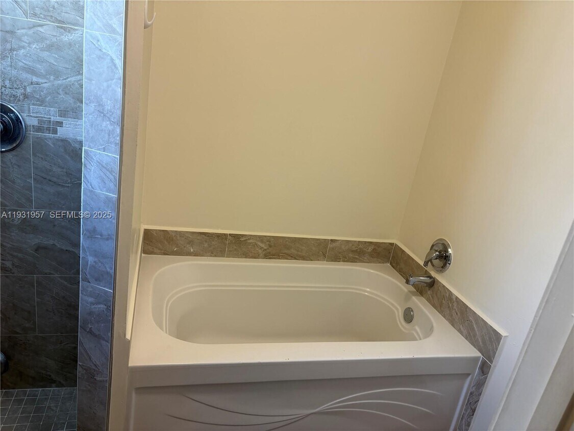 Foto del edificio - 244 Caribe Ct