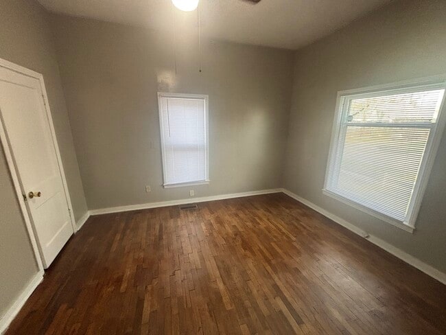 Foto del edificio - 1115 N Carlos Ave