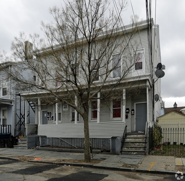 Building Photo - 302-304 Van Houten St