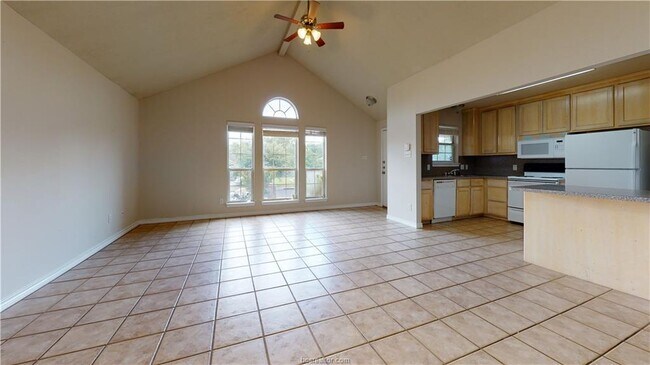 Building Photo - 1422 Western Oaks Ct