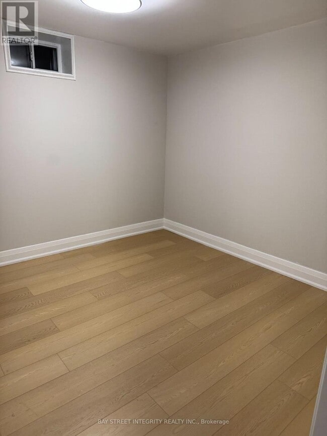 Photo du bâtiment - 244 King Edward Ave