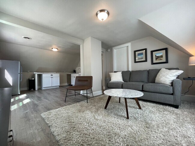 Foto del edificio - 938 E Dayton St