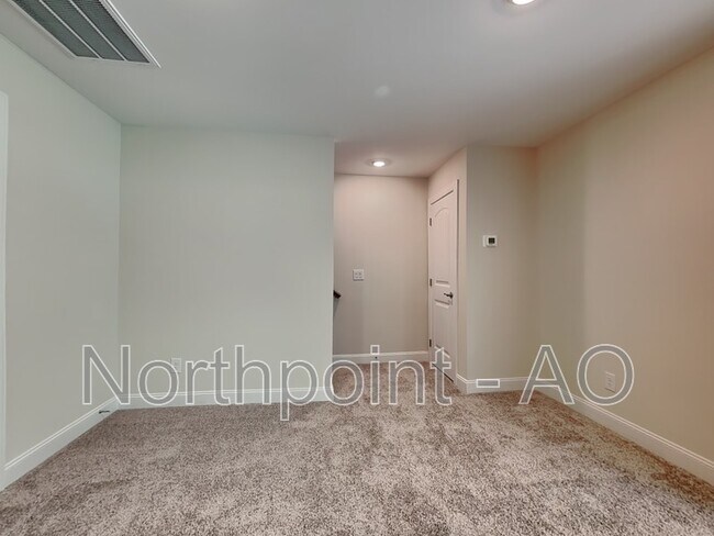 Building Photo - 6925 Woodland Stream Pl