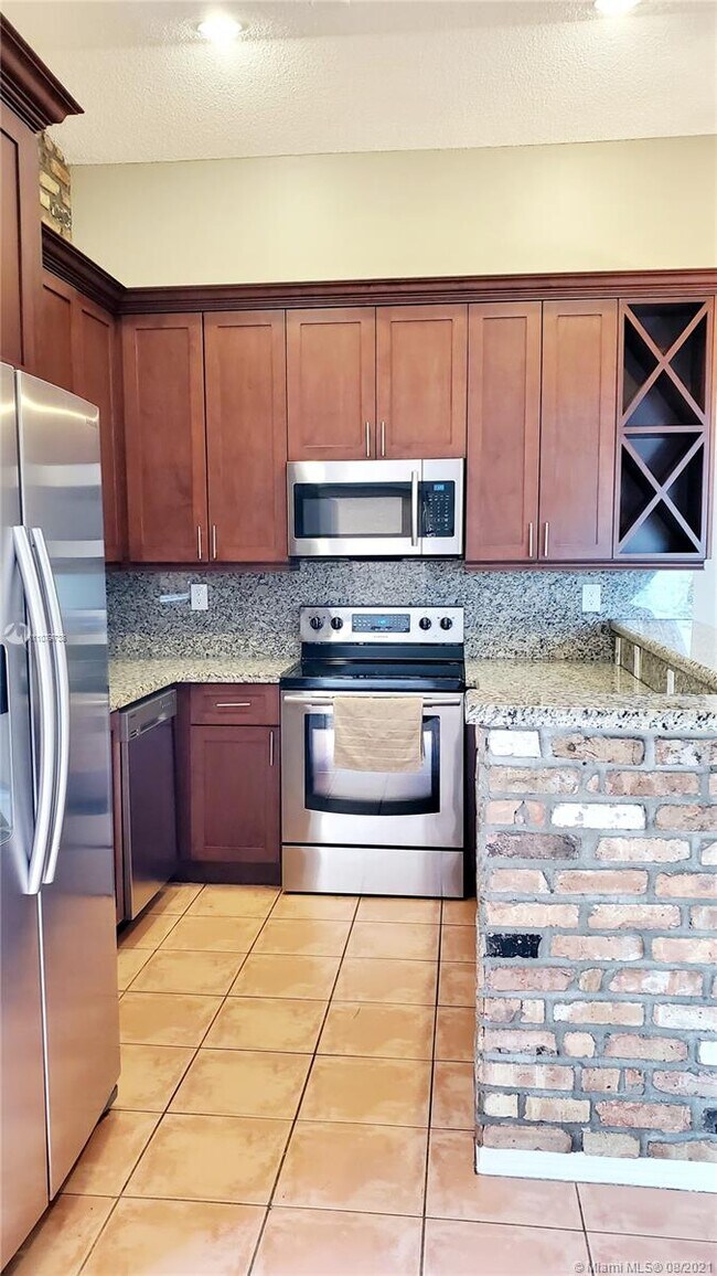 Building Photo - 14175 SW 149th Ct