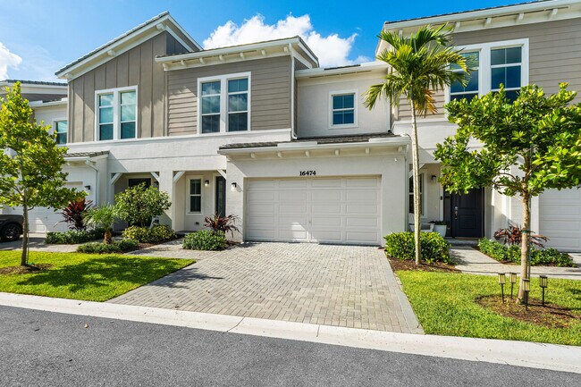 Building Photo - 16474 Helix Ct