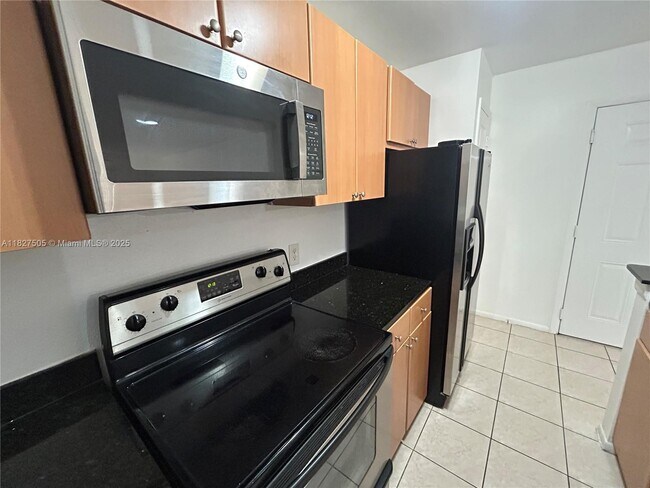 Foto del edificio - 1725 Palm Cove Blvd