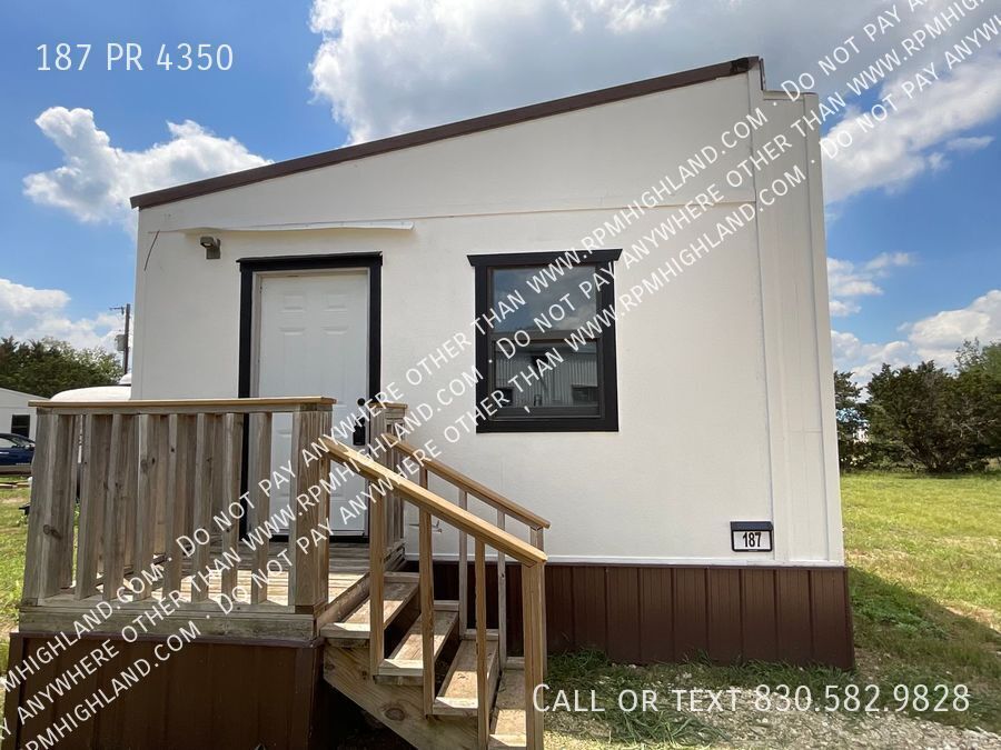 Primary Photo - Beautiful, Newly Renovated 3 Bedroom 2 Bat...