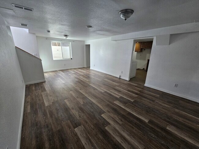 Foto del edificio - 8080 Knox Ct