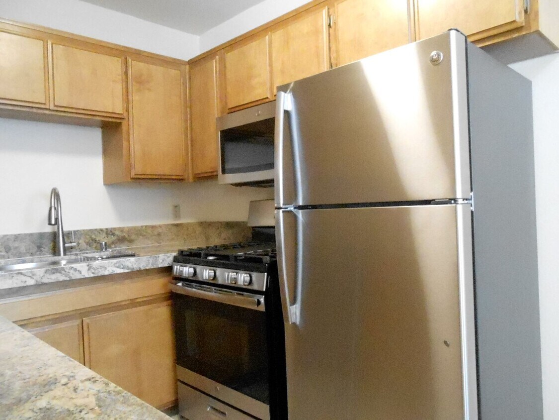 Foto principal - 12620 Matteson Ave