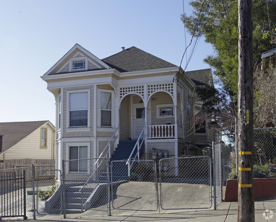 Building Photo - 2151 E 24th St