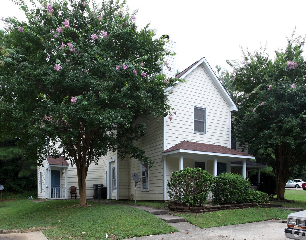 Building Photo - 4500 Brockton Dr
